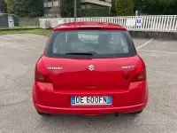 Second-hand Suzuki Swift GLX 92 CP (67 kW) 2006 Roșu Hatchback