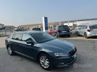 Usata Skoda Superb Style 150 CV (110 kW) 2019 Grigio Station wagon