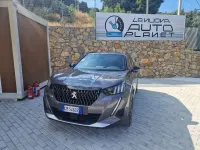 Usata Peugeot 2008 GT 131 CV (96 kW) 2023 Grigio SUV