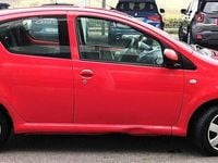Usata Toyota Aygo 68 CV (50 kW) 2006 Rosso Utilitaria
