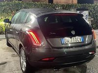 Usata Lancia Delta 120 CV (88 kW) 2008 Marrone Utilitaria