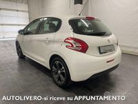Usata Peugeot 208 Active 82 CV (60 kW) 2014 Bianco Utilitaria