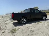 Usata Nissan Navara 190 CV (139 kW) 2010 Nero Pick-up