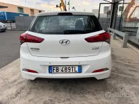 Usata Hyundai i20 Comfort 75 CV (55 kW) 2015 Bianco Berlina