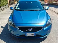 Usata Volvo V40 120 CV (88 kW) 2016 Blu Berlina