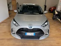 Begagnad Toyota Yaris Hybrid Business Edition 92 HK (67 kW) 2021 Silver Sedan