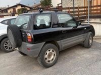Usata Toyota RAV4 136 CV (100 kW) 1998 Nero Utilitaria