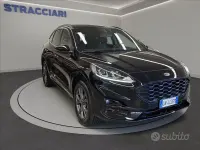 Usata Ford Kuga ST-Line 225 CV (165 kW) 2023 Nero metallizzato SUV