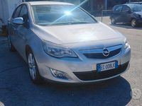 Usata Opel Astra Cosmo 110 CV (80 kW) 2011 Grigio Berlina