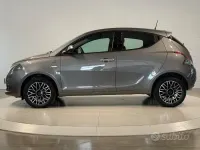 Usata Lancia Ypsilon 69 CV (50 kW) 2022 Grigio Utilitaria