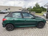 Usata Peugeot 206 75 CV (55 kW) 2002 Verde Berlina