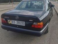 Usata Mercedes E200 1991 Nero Berlina