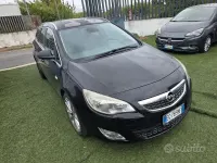 Usata Opel Astra 130 CV (95 kW) 2012 Nero Station wagon