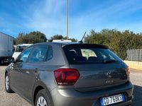 Usata VW Polo Highline 89 CV (65 kW) 2021 Grigio Berlina