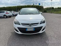 Usata Opel Astra 101 CV (74 kW) 2014 Bianco Berlina