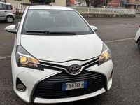 Usata Toyota Yaris Sol 87 CV (63 kW) 2015 Bianco Utilitaria
