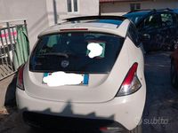 Usata Lancia Ypsilon 95 CV (69 kW) 2015 Bianco Utilitaria