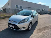 Usata Ford Fiesta Titanium 82 CV (60 kW) 2009 Argento Berlina