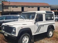 Usata Land Rover Defender 122 CV (89 kW) 1999 Bianco Station wagon