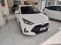 Usata Toyota Yaris Active 72 CV (52 kW) 2023 Super white Utilitaria