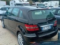 Usata Mercedes B200 140 CV (102 kW) 2009 Nero Monovolume