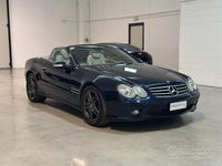 Usata Mercedes SL500 306 CV (225 kW) 2002 Blu Cabrio