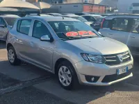Usata Dacia Sandero Lauréate 90 CV (66 kW) 2016 Grigio Berlina