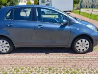 Usata Toyota Yaris 100 CV (73 kW) 2009 Grigio Utilitaria