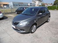 Usata Lancia Ypsilon Gold 69 CV (50 kW) 2016 Grigio scuro Utilitaria
