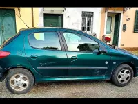 Usata Peugeot 206 Roland Garros 75 CV (55 kW) 2000 Verde Berlina