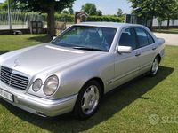 Usata Mercedes 250 113 CV (83 kW) 1998 Grigio Berlina