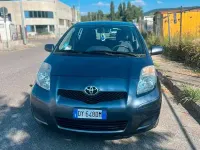 Usata Toyota Yaris 100 CV (73 kW) 2009 Bluazzurro Utilitaria