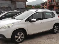 Usata Peugeot 2008 Allure 82 CV (60 kW) 2015 Bianco SUV