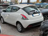 Usata Lancia Ypsilon 69 CV (50 kW) 2022 Grigio Utilitaria