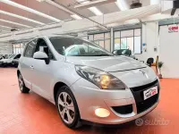 Usata Renault Scénic III Dynamique 110 CV (80 kW) 2011 Grigio Monovolume