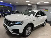 Usata VW Touareg Elegance 231 CV (169 kW) 2021 Bianco SUV