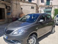 Usata Lancia Ypsilon 69 CV (50 kW) 2017 Grigio Utilitaria
