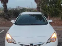 Usata Opel Astra GTC 110 CV (80 kW) 2013 Bianco Coupé