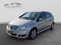 Usata Mercedes B180 Premium 109 CV (80 kW) 2011 Argento Monovolume