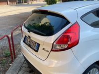 Usata Ford Fiesta 70 CV (51 kW) 2010 Bianco Utilitaria