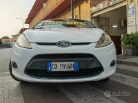 Usata Ford Fiesta Titanium 97 CV (71 kW) 2009 Bianco Berlina