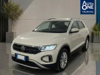 Usata VW T-Roc Life 110 CV (80 kW) 2023 Beige SUV