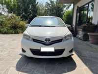 Usata Toyota Yaris Active 69 CV (50 kW) 2012 Bianco Utilitaria