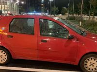 Usata Fiat Punto 105 CV (77 kW) 2005 Rosso Berlina
