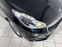 Usata Peugeot 208 Active 82 CV (60 kW) 2015 Nero Utilitaria