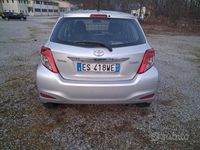 Usata Toyota Yaris 69 CV (50 kW) 2013 Grigio Utilitaria