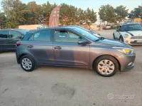 Usata Hyundai i20 Comfort 84 CV (61 kW) 2015 Grigio Berlina