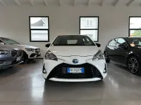 Usata Toyota Yaris Hybrid Style 73 CV (53 kW) 2017 Bianco Berlina