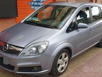 Usata Opel Zafira Cosmo 120 CV (88 kW) 2008 Grigio Monovolume