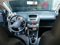 Usata Toyota Aygo 68 CV (50 kW) 2005 Grigio Utilitaria